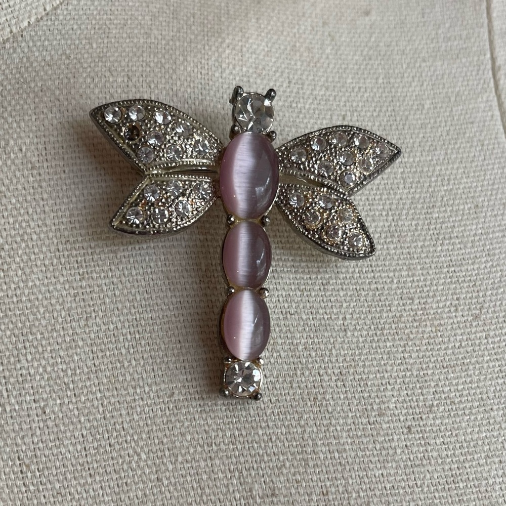 DRAGONFLY Pin with pink stones